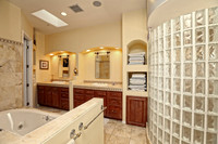 Master Bathroom_02