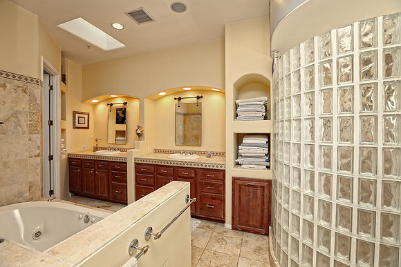 Master Bathroom_02