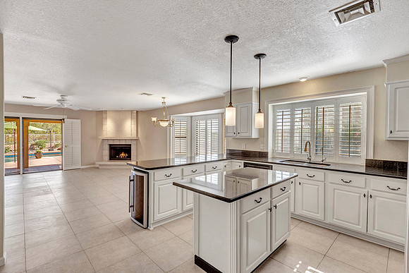 8253 E Lavender Drive - B0585