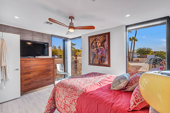 5302 N. 42nd - B6990