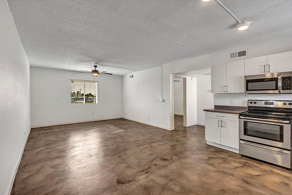 2936 N. 34th Place - B5002_