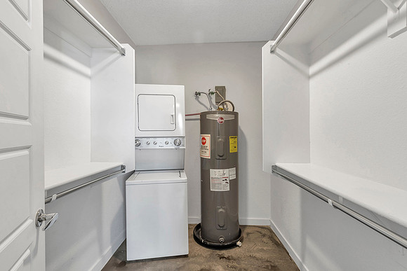 2936 N. 34th Place - S5020