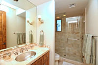 16Guest Bathroom