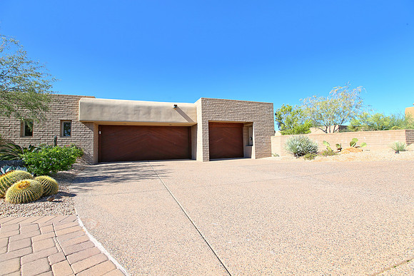 05Exterior Garage